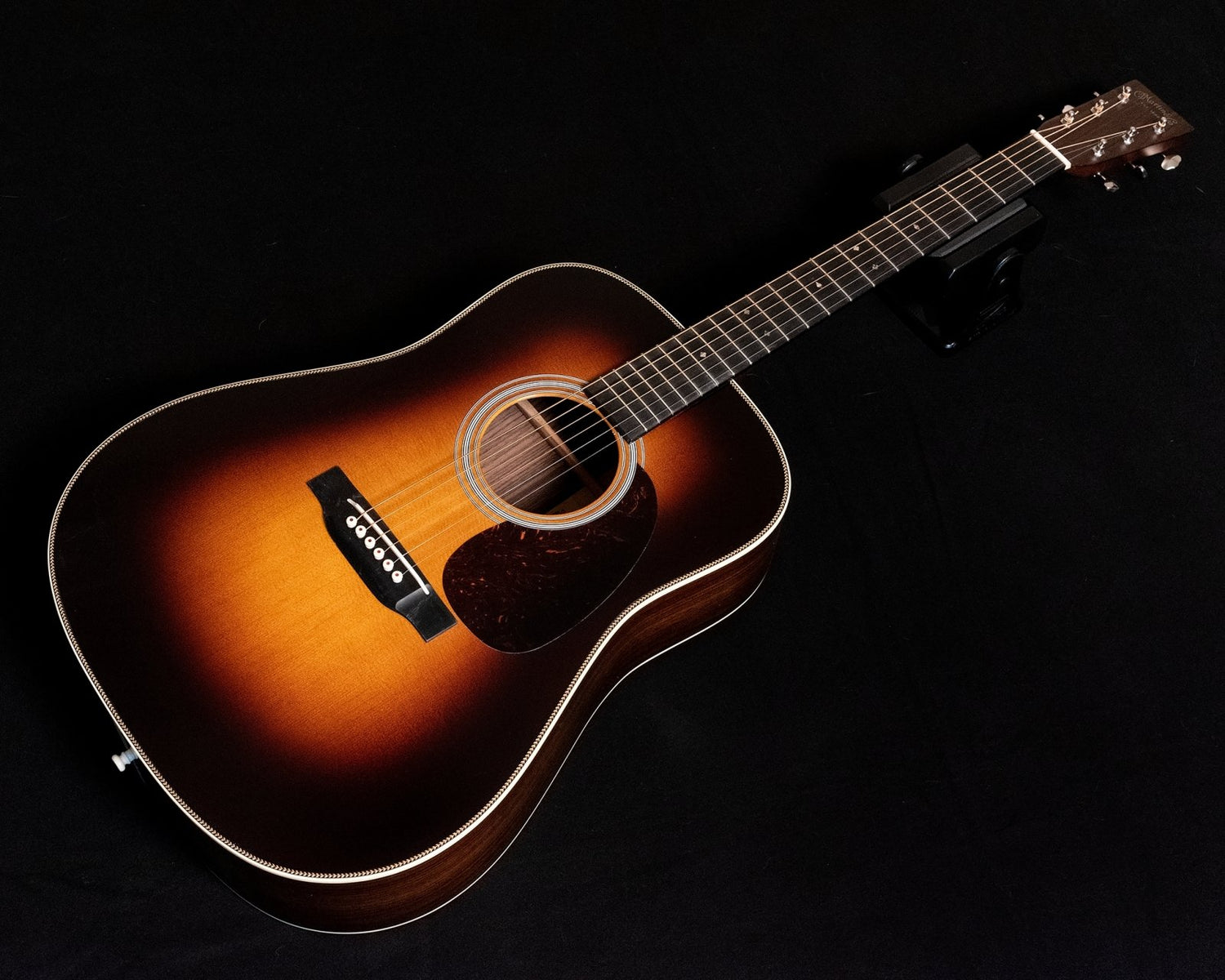Martin Vintage Series HD-28V 2017 Sunburst top - Dave’s Woodstock Music